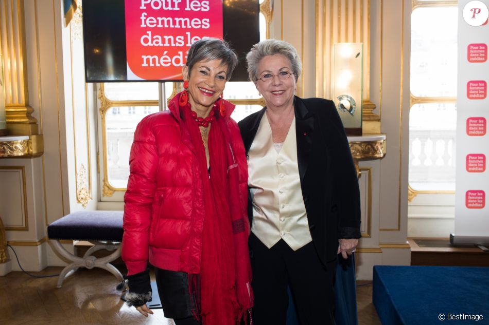 Isabelle MoriniBosc Franoise Laborde Lors De La Signature Au