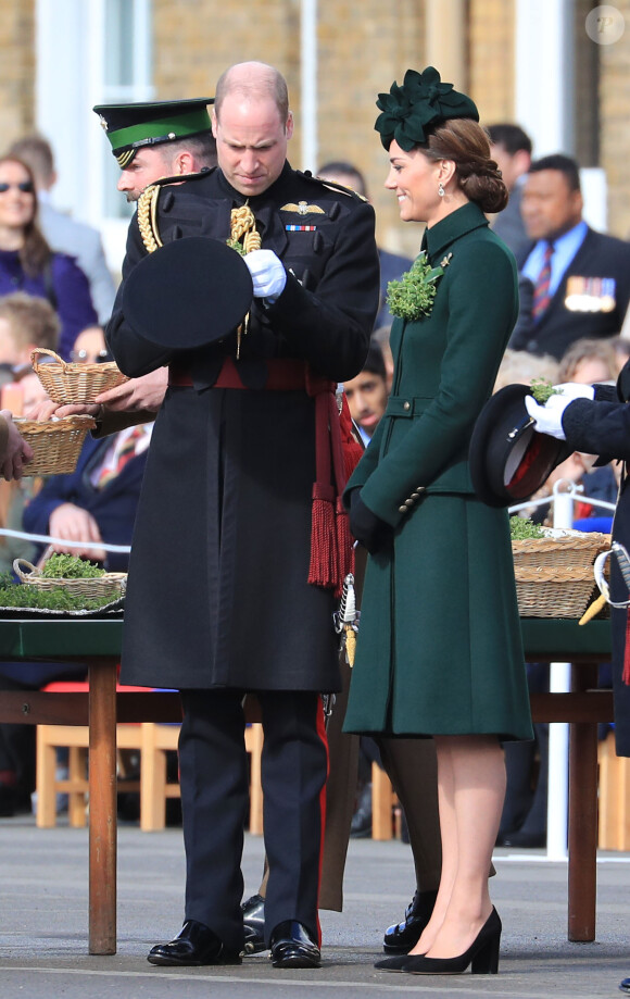 Le prince William, duc de Cambridge et Kate Middleton lors de la parade de la Saint Patrick dans le quartier de Hounslow à Londres le 17 mars 2019.