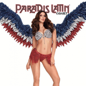 Iris Mittenaere, meneuse de revue pour "L'oiseau paradis" au Parais Latin. Un cliché dévoilé le 17 mars 2019.