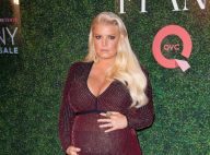 Jessica Simpson, enceinte : en bikini, elle dévoile ses jolies rondeurs