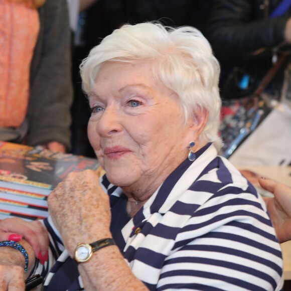 Line Renaud - Salon du Livre 2019 à la Porte de Versailles à Paris du 15 au 18 mars 2019. © Jean-Claude Woestelandt / Bestimage 17/03/2019 - Paris