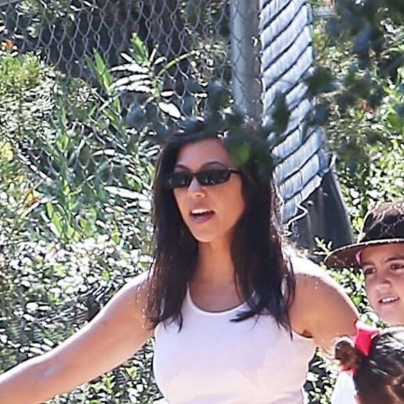 Kourtney Kardashian avec ses enfants Penelope, Mason et Reign Disick - Les célébrités ont assisté à la messe dominicale en musique de Kanye West à Los Angeles. Le 24 mars 2019.