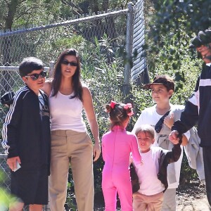 Kourtney Kardashian avec ses enfants Penelope, Mason et Reign Disick - Les célébrités ont assisté à la messe dominicale en musique de Kanye West à Los Angeles. Le 24 mars 2019.