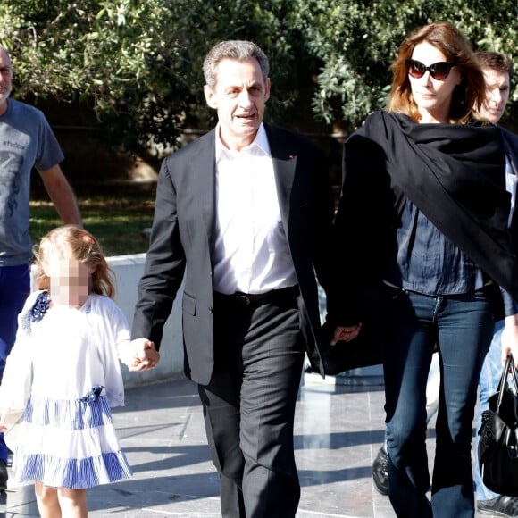 Nicolas Sarkozy, Carla Bruni et leur fille Giulia arrivent au musée de l'Acropole à Athènes. Le 24 octobre 2017.