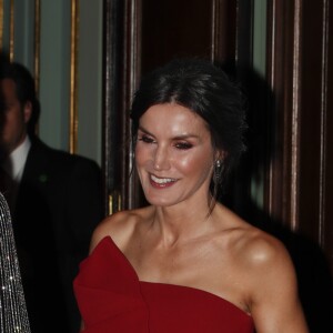 La première dame d'Argentine Juliana Awada et la reine Letizia d'Espagne lors d'une réception en l'honneur du président argentin à l'hôtel Four Seasons de Buenos Aires, Argentine le 26 mars 2019.