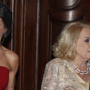 La reine Letizia d'Espagne et Mirtha Legrand lors d'une réception en l'honneur du président argentin à l'hôtel Four Seasons de Buenos Aires, Argentine le 26 mars 2019.