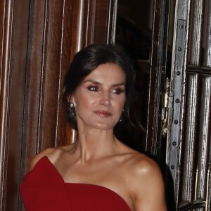 La première dame d'Argentine Juliana Awada et la reine Letizia d'Espagne lors d'une réception en l'honneur du président argentin à l'hôtel Four Seasons de Buenos Aires, Argentine le 26 mars 2019.