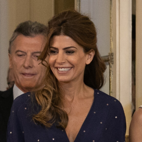 La reine Letizia d'Espagne et Juliana Awada, la femme du président de l'Argentine, lors de la cérémonie d'accueil du couple royal à Buenos Aires le 25 mars 2019.