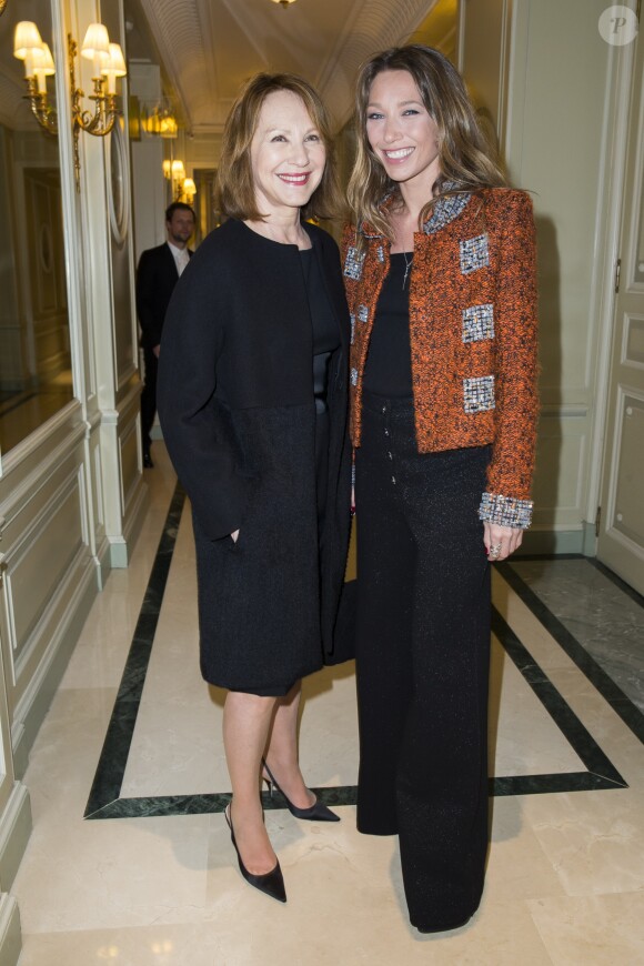 Nathalie Baye et sa fille Laura Smet - Soirée des "Révélations César 2015" à l'hôtel Meurice à Paris le 12 janvier 2015.