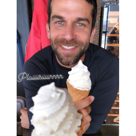 Marine Lorphelin et son chéri Christophe mangeant des glaces au Japon, le 26 mars 2019.