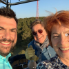 Véronique Genest et Laurent Ournac sur le tournage de "Camping Paradis" pour TF1, le 28 mars 2019.