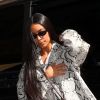 Kim Kardashian arrive chez Hermès à Paris le 25 mars 2019.