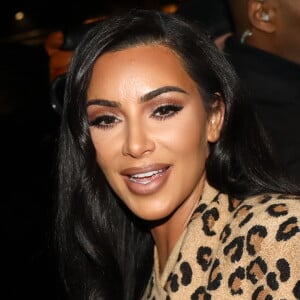 Kim Kardashian quitte le restaurant Ferdi pour se rendre au Costes, à Paris le 5 Mars 2019 ©Cyril Moreau/BestImage