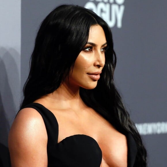 Kim Kardashian au photocall de la 21e édition du "amfAR Gala" au profit de la recherche contre le SIDA au Cipriani, Wall, à New York, le 6 février 2019.