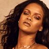 Rihanna pose toute dorée pour la nouvelle campagne de sa marque Fenty Beauty, le 25 mars 2019, à New York.