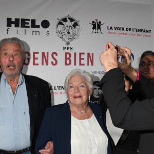 Anne Le Nen, Alain Delon, Line Renaud, Bruno Lopez et Muriel Robin - Avant-première du film "Des gens bien" au cinéma Gaumont-Opéra à Paris le 2 avril 2019. © Coadic Guirec/Bestimage