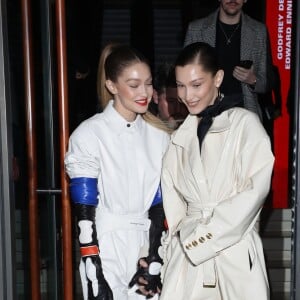 Gigi et Bella Hadid à Paris le 1er mars 2019.