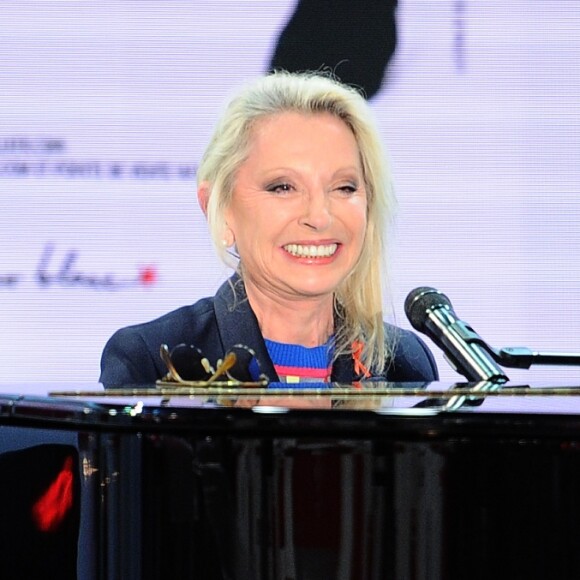 Exclusif - Véronique Sanson lors de l'enregistrement de l'émission "Vivement Dimanche" au studio Gabriel, présentée par M.Drucker et diffusée le 7 avril sur France 2. Le 20 mars 2019 © Guillaume Gaffiot / Bestimage
