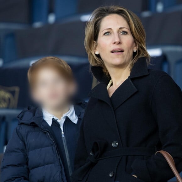 Maud Fontenoy et son fils Mahe - Célébrités dans les tribunes du parc des princes lors du match de football de ligue 1, Paris Saint-Germain (PSG) contre Strasbourg à Paris le 7 avril 2019. Le match s'est soldé par un match nul 2-2.