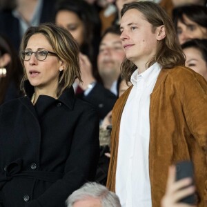 Maud Fontenoy avec son fils Mahe et Pierre Sarkozy - Célébrités dans les tribunes du parc des princes lors du match de football de ligue 1, Paris Saint-Germain (PSG) contre Strasbourg à Paris le 7 avril 2019. Le match s'est soldé par un match nul 2-2.