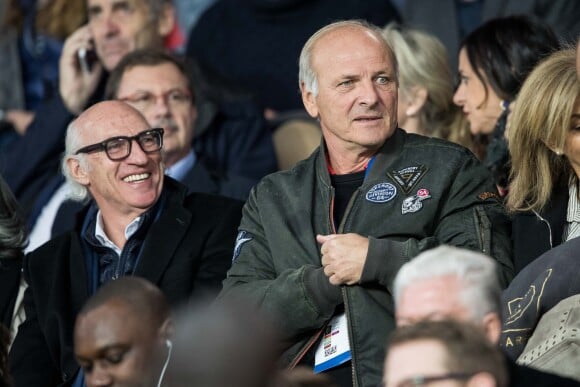 Carlos Bianchi et Dominique Bathenay - Célébrités dans les tribunes du parc des princes lors du match de football de ligue 1, Paris Saint-Germain (PSG) contre Strasbourg à Paris le 7 avril 2019. Le match s'est soldé par un match nul 2-2.
