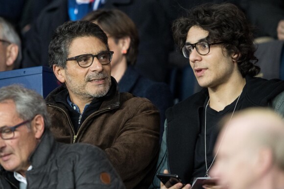 Pascal Elbé et son fils Léo - Célébrités dans les tribunes du parc des princes lors du match de football de ligue 1, Paris Saint-Germain (PSG) contre Strasbourg à Paris le 7 avril 2019. Le match s'est soldé par un match nul 2-2.
