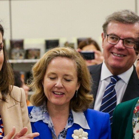 La reine Letizia d'Espagne visite l'école royale de gravure et de design pour la remise du prix "Tomas Francisco Prieto" et la promotion 7 du master en gravure et graphisme à Madrid le 8 avril 2019.