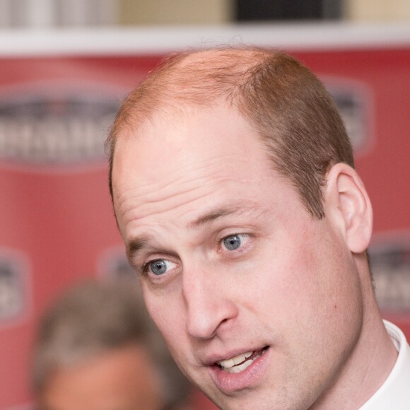 Le prince William, duc de Cambridge, inaugure la brasserie Brains à Cardiff avant d'assister au match de rugby Pays de Galles / Ireland le 16 mars 2019.