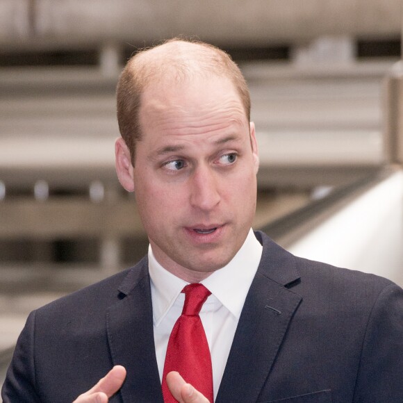 Le prince William, duc de Cambridge, inaugure la brasserie Brains à Cardiff avant d'assister au match de rugby Pays de Galles / Ireland le 16 mars 2019.