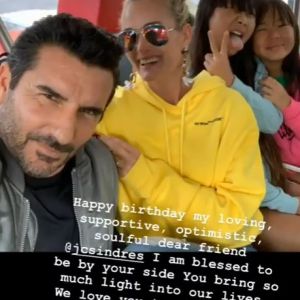 Laeticia Hallyday souhaite un joyeux anniversaire à son ami Jean-Claude Sindres le 7 avril 2019, sur Instagram.