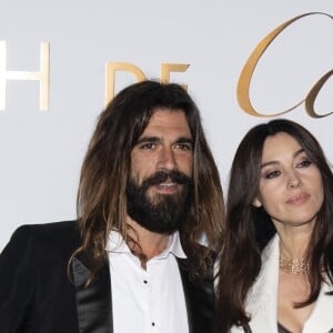 Monica Bellucci et son compagnon Nicolas Lefebvre assistent à la soirée de lancement de la collection "Clash De Cartier" à la Conciergerie à Paris, France, le 10 avril 2019. © Pierre Perusseau/Bestimage