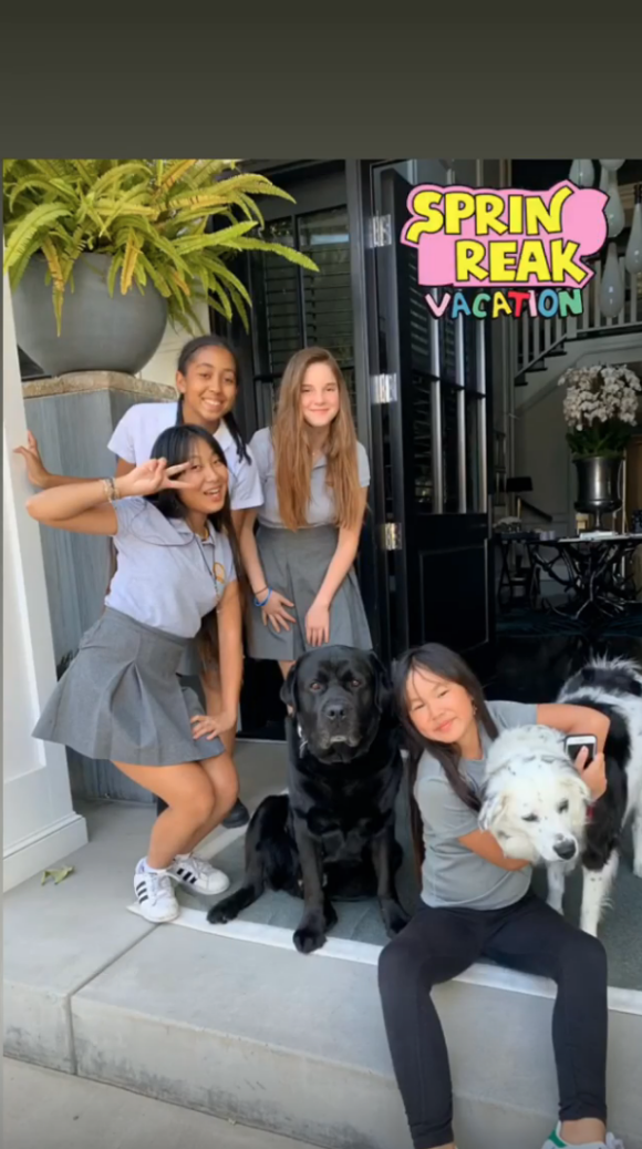 Jade et Joy fêtent les vacances de printemps sur l'Instagram de Laeticia Hallyday, le 12 avril 2019.