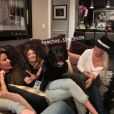 Laeticia Hallyday lors de sa soirée entre amis chez elle, à Los Angeles, le 6 avril 2019.