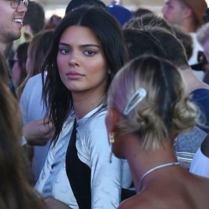 Exclusif - Kendall Jenner et Hailey Baldwin lors du concert de Jaden et Willow Smith au festival de Coachella à Indio le 13 avril 2019.