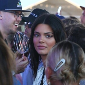 Exclusif - Kendall Jenner et Hailey Baldwin lors du concert de Jaden et Willow Smith au festival de Coachella à Indio le 13 avril 2019.