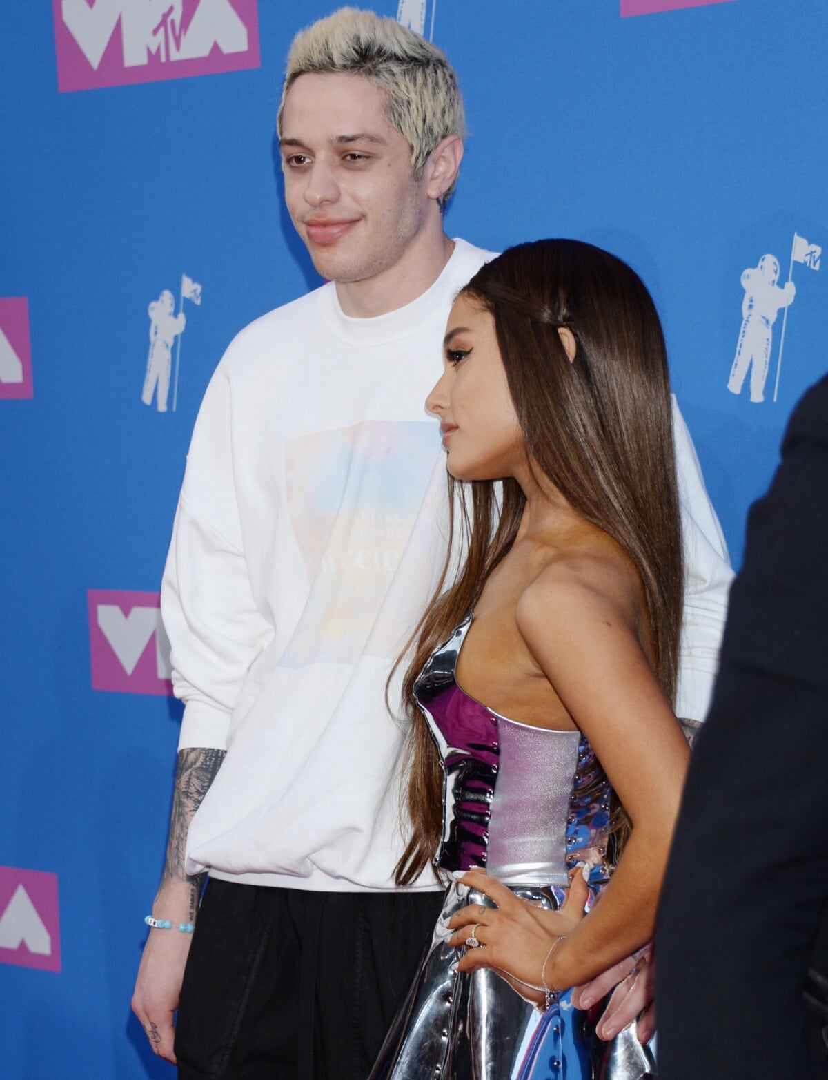 Photo : Ariana Grande et son ex Pete Davidson - Les célébrités arrivent ...
