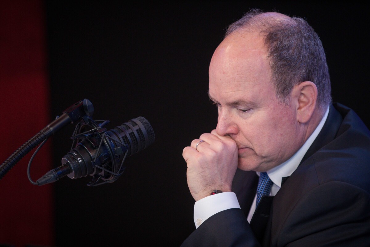 Photo : Exclusif - Le Prince Albert II De Monaco Dans L'émission Radio ...