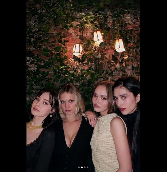 Lily-Rose Depp à la soirée d'anniversaire de son amie Delilah Summer Parillo. Avril 2019.