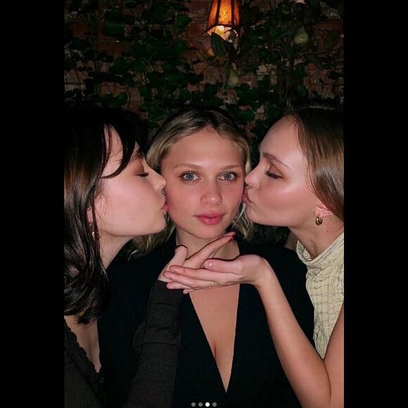 Lily-Rose Depp à la soirée d'anniversaire de son amie Delilah Summer Parillo. Avril 2019.