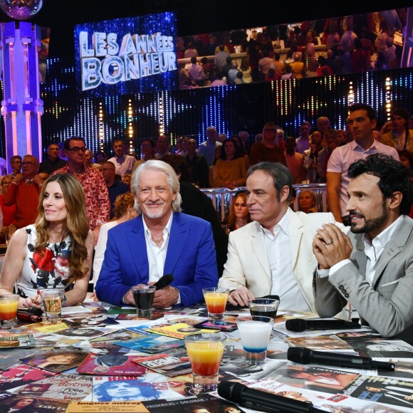 Exclusif - Didier Gustin, Vincent Lagaf, Sophie Thalmann, Patrick Sébastien, Fabien Lec½uvre et Willy Rovelli lors de l'enregistrement de la dernière des "Années Bonheur" présentée par Patrick Sébastien à Saint-Denis le 12 février 2019. Pour les téléspectateurs, P.Sébastien fera ses adieux à l'émission lors de la diffusion le 11 mai 2019. © Giancarlo Gorassini / Bestimage