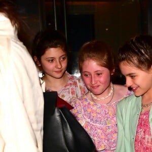 Suri Cruise est allée fêter son anniversaire (13 ans) avec des amies et sa mère Katie Holmes au restaurant Delicatessen à New York. Le 18 avril 2019