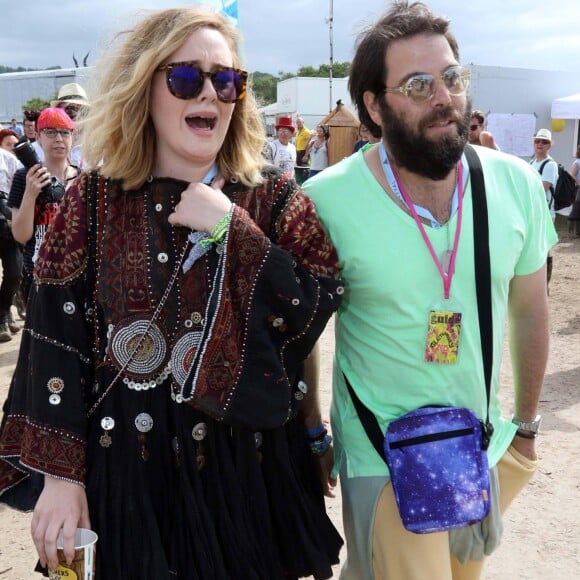 La chanteuse Adele et son compagnon Simon Konecki - Festival Glastonbury 2015, le 28 juin 2015.