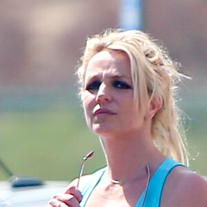 Info - Britney Spears internée en hôpital psychiatrique - Exclusif- Britney Spears semble avoir un problème de dents. Elle s'est rendue à un rendez-vous chez son dentiste. En chemin, elle n'arrêtait pas de toucher ses dents avec sa langue. Une dent semble d'ailleurs particulièrement plus blanche que les autres et a l'air désaxée. Los Angeles, le 27 septembre 2018.