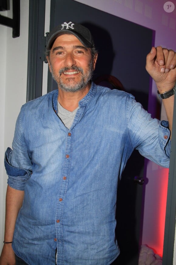 Exclusif - Daniel Lévi annonce qu'il est atteint d'un cancer lors de l'émission "Le Show de Luxe" sur la Radio Voltage à Paris, France, le 23 avril 2019. © Philippe Baldini/Bestimage