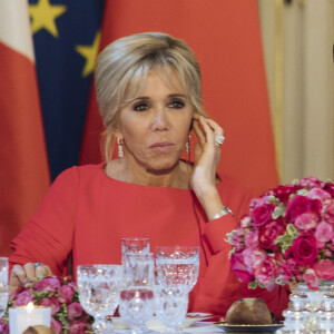 La Première Dame Brigitte Macron lors du dîner d'Etat au palais de l'Elysée à Paris, France, le 25 mars 2019. © Lewis Joly/Pool/Bestimage