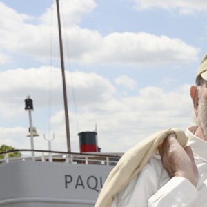 Jean-Pierre Marielle et sa femme Agathe Natanson - 3e édition du Brunch Blanc "Une croisiere sur la Seine" à Paris le 30 juin 2013.