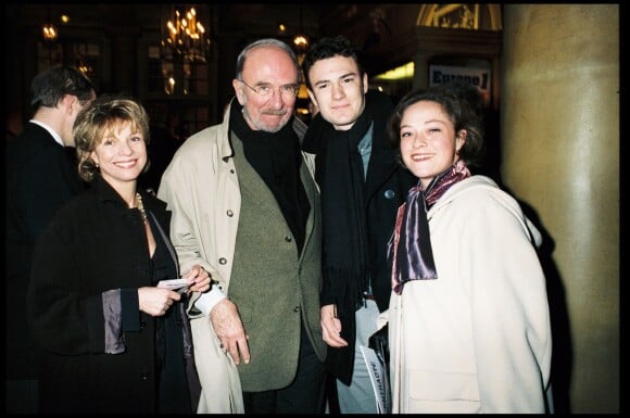 Agathe Natanson et sa fille, Jean-Pierre Marielle et son fils - Générale de la pièce "Duo pou violon seul", le 2 février 1999.