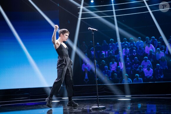 Exclusif - Christine and the Queens - Enregistrement de l'émission "Bon anniversaire Veronique Sanson" qui sera diffusée le 26 Avril 2019 à 21 heures sur France 3. Paris le 8 Avril 2019. Une grande soirée événement avec Véronique Sanson et ses amis. L'émission mettra à l'honneur les grandes dates de la vie de l'artiste. Pour chacune d'entre elles, la chanteuse devra replonger dans ses souvenirs pour retrouver à quel événement de sa vie cette date correspond. Une fois cet événement découvert, une surprise préparée dans le plus grand secret lui sera réservée par ses proches et les artistes qu'elle aime : des chansons en duo et en solo, des sketches inédits, des happenings. © Cyril Moreau / Bestimage
