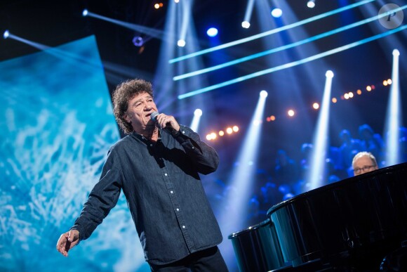 Exclusif - Robert Charlebois - Enregistrement de l'émission "Bon anniversaire Veronique Sanson" qui sera diffusée le 26 Avril 2019 à 21 heures sur France 3. Paris le 8 Avril 2019. Une grande soirée événement avec Véronique Sanson et ses amis. L'émission mettra à l'honneur les grandes dates de la vie de l'artiste. Pour chacune d'entre elles, la chanteuse devra replonger dans ses souvenirs pour retrouver à quel événement de sa vie cette date correspond. Une fois cet événement découvert, une surprise préparée dans le plus grand secret lui sera réservée par ses proches et les artistes qu'elle aime : des chansons en duo et en solo, des sketches inédits, des happenings. © Cyril Moreau / Bestimage