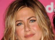 Jennifer Aniston : décolleté ravageur et gambettes à l'air... lors d'une soirée à Los Angeles !